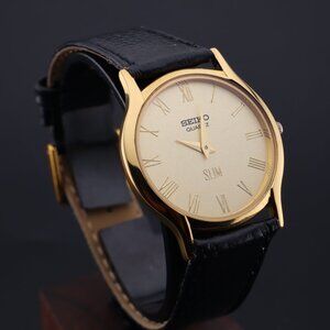Vintage Seiko Slim Round Quartz Gentlemen's Wrist Watch  - FREE SHIPPING